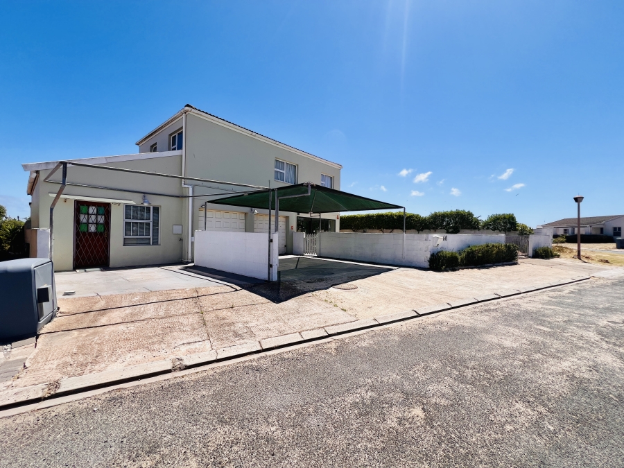 5 Bedroom Property for Sale in Country Club Western Cape